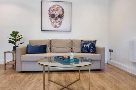 Beautiful Apartment Overlooking A Garden Лондон Екстер'єр фото