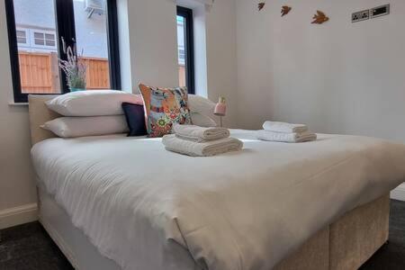 Beautiful Apartment Overlooking A Garden Лондон Екстер'єр фото