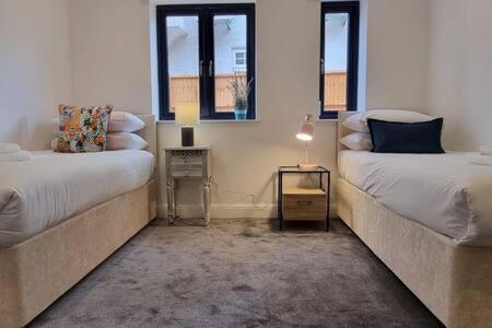 Beautiful Apartment Overlooking A Garden Лондон Екстер'єр фото