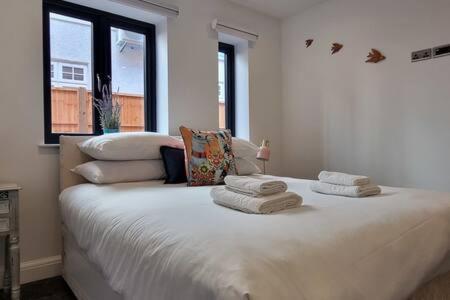 Beautiful Apartment Overlooking A Garden Лондон Екстер'єр фото