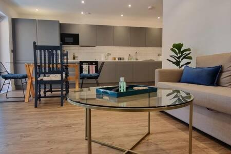 Beautiful Apartment Overlooking A Garden Лондон Екстер'єр фото